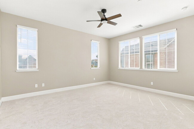 Building Photo - 883 Blossom Rock Ln