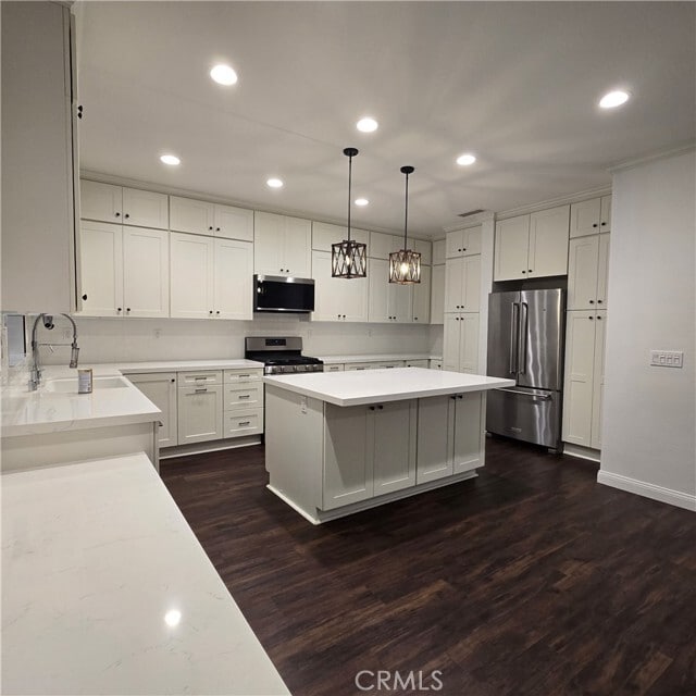 Building Photo - 53 Serenity