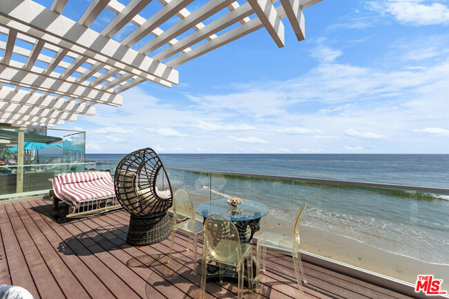 Building Photo - 27060 Malibu Cove Colony Dr