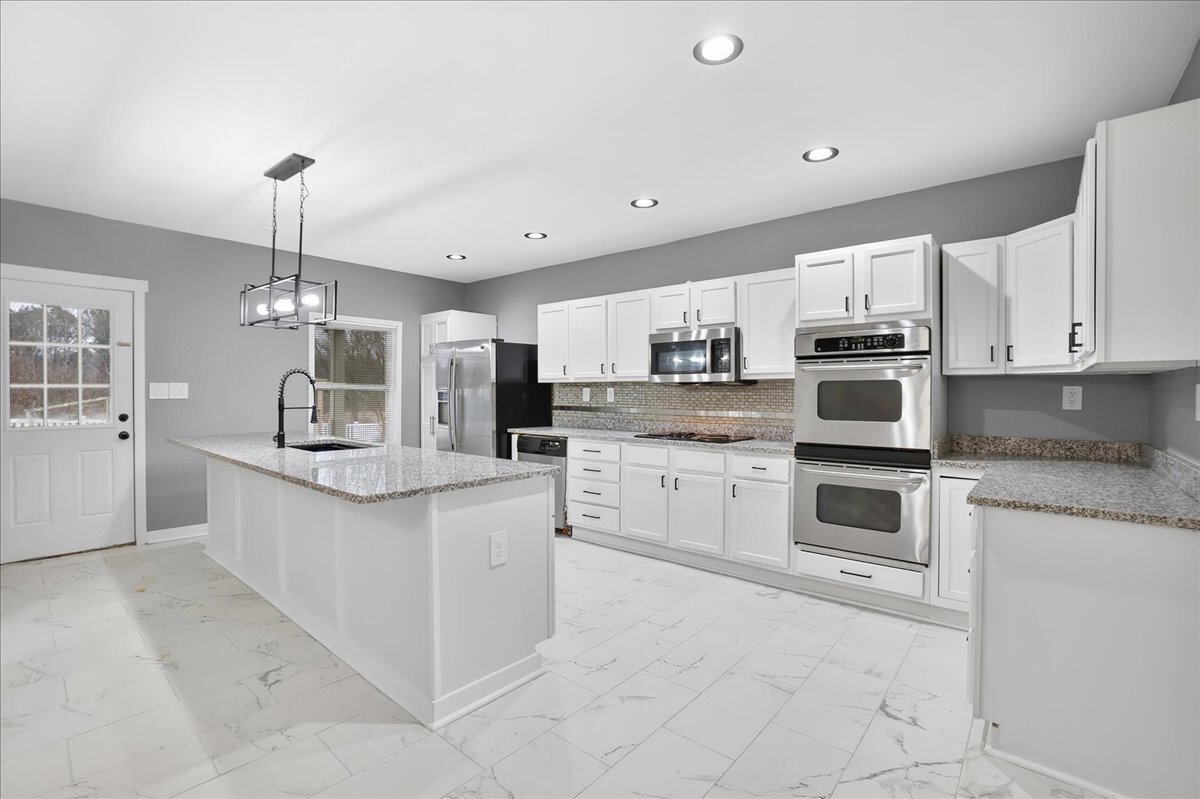 Building Photo - 141 Old Silo Rd