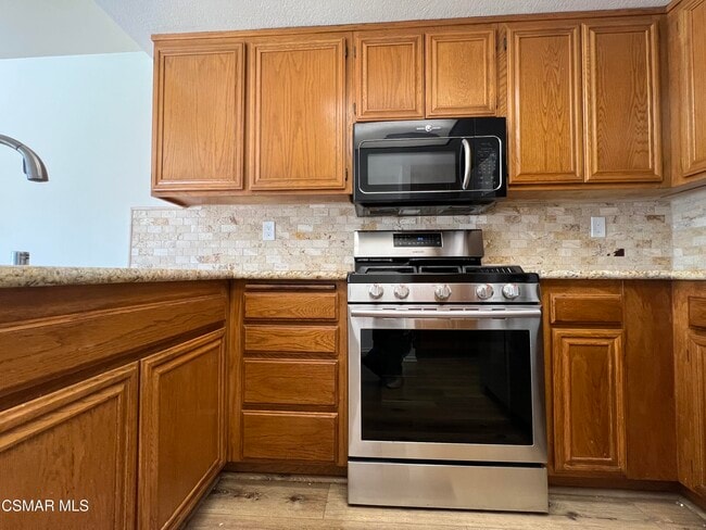 Building Photo - 831 Paseo Serenata