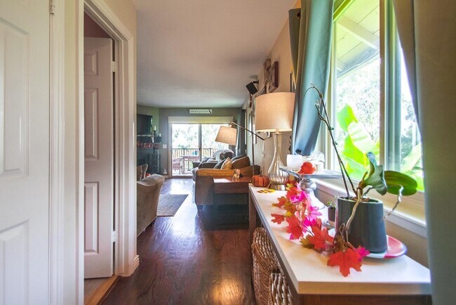 Building Photo - 3064 Avenida Christina