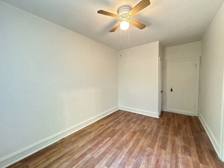 Building Photo - 2536 N Sawyer Ave
