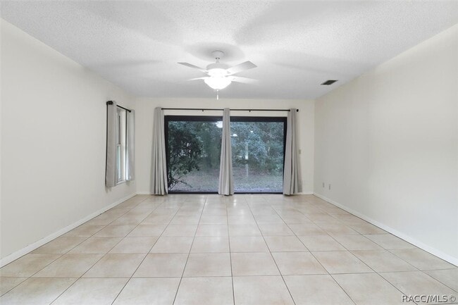 Building Photo - 25 Jamaica St