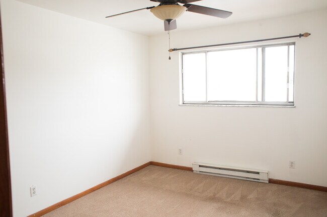 Building Photo - 2981 3rd Ave