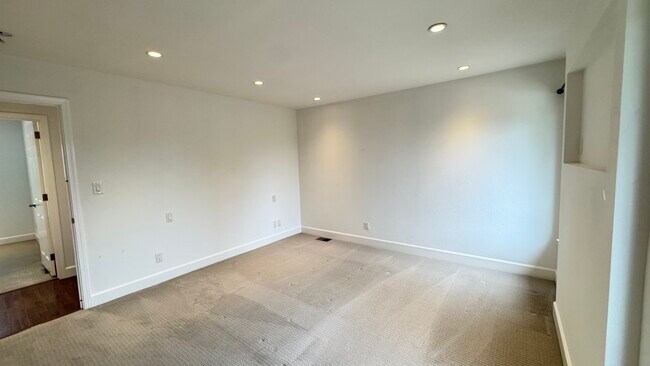 Building Photo - 1134 Manzanita Dr