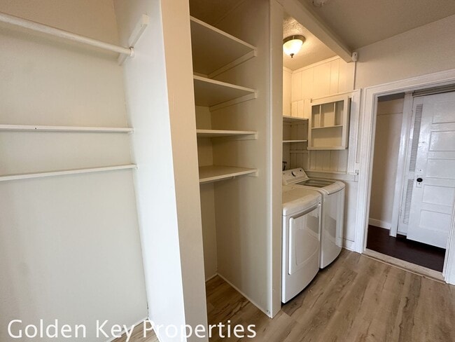 Building Photo - Single-Level Home Across from the Beach in...