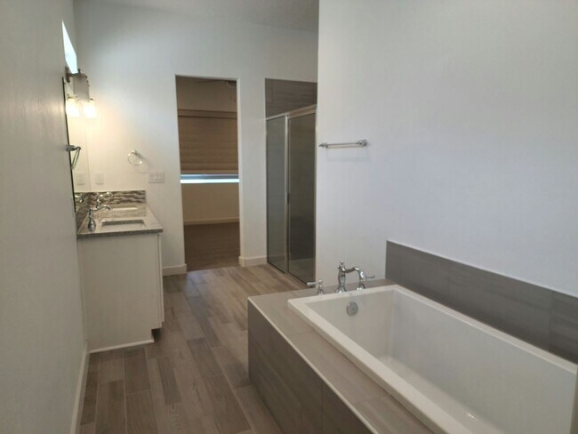 Building Photo - Modern 3-Bed, 2-Bath Home in Rio Rancho’s ...