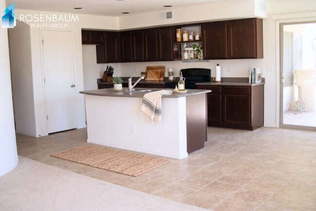 Building Photo - 34974 N Bandolier Dr