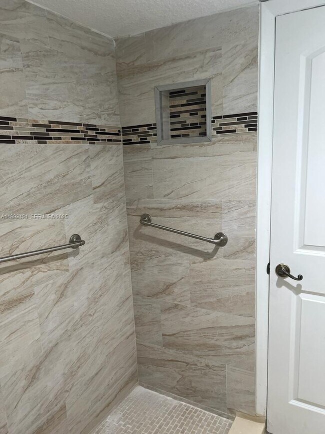 Building Photo - 2670 W 76th St