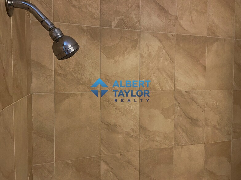 Building Photo - 13 Sachem St