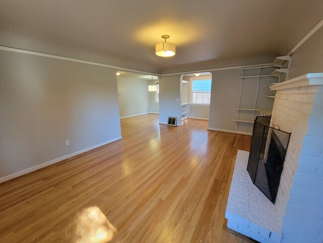 Building Photo - Gorgeous Oasis in Licton Springs Available...