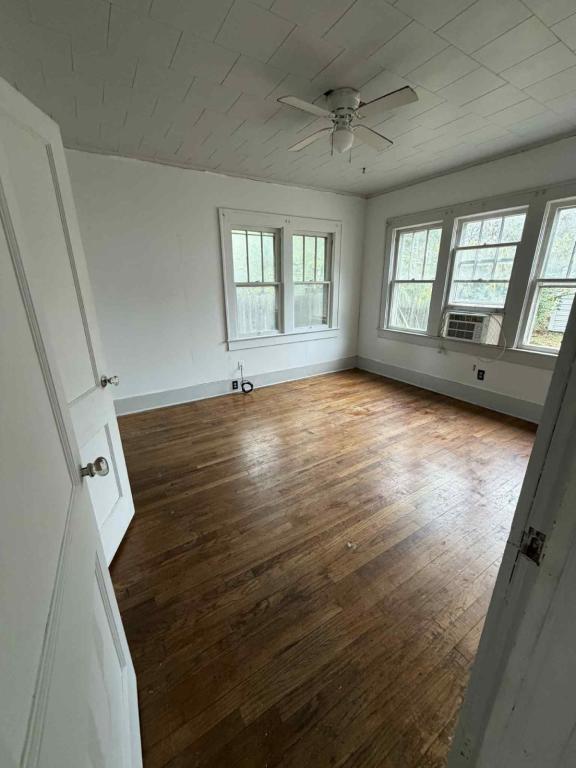 Building Photo - 1108 Grove St