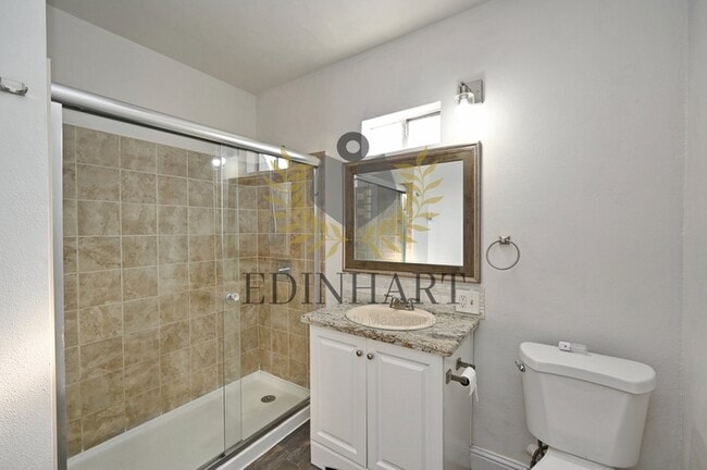 Building Photo - 630 E Dudley Ave