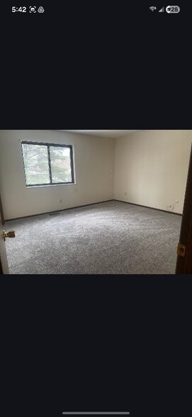 Building Photo - 624 Portage Lakes Drive