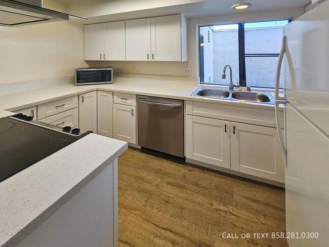 Building Photo - 3911 Camino Lindo