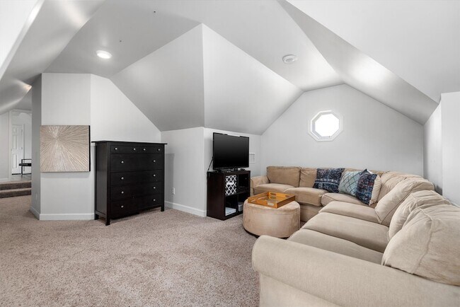 Building Photo - 7034 Robin Meadow St