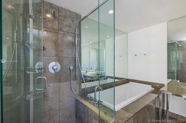 Building Photo - 475 Brickell Ave