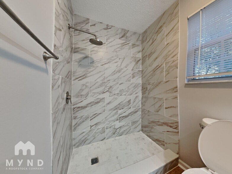 Building Photo - 5101 Gracewood Ln