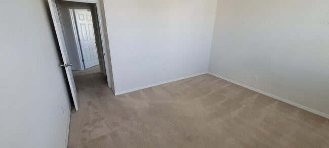 Building Photo - 2230 Riverglen Ct