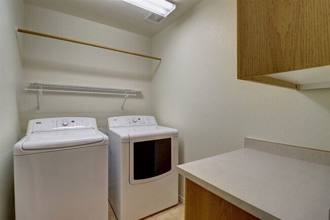 Building Photo - 9440 E Towago Dr