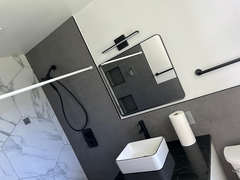 Barmthroom - 108 Frances Dr