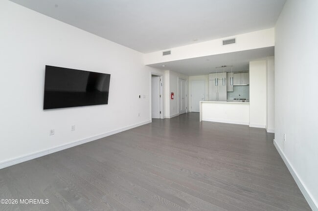 Building Photo - 15 Morris Ave