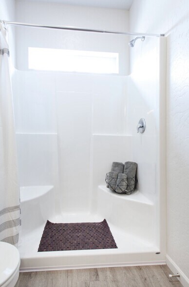 Building Photo - 42 Lopseed Ln