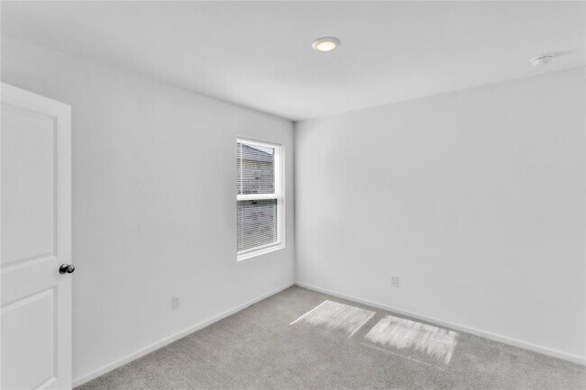 Building Photo - 27627 Village Way Dr.