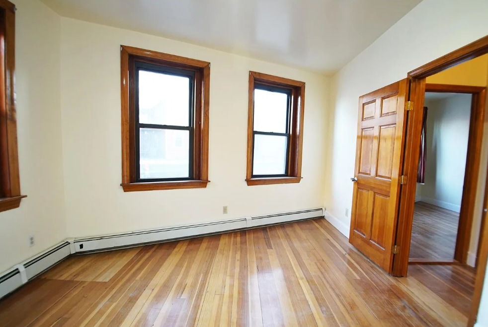 Building Photo - 369 Centre St