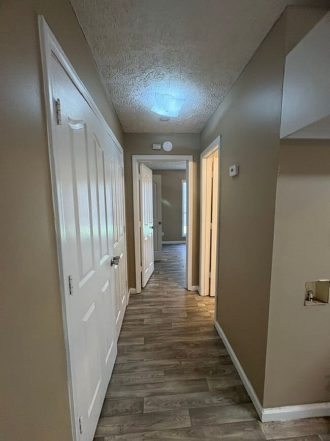 Building Photo - Renovated 3 Bedroom 2 Bath Home for Rent!