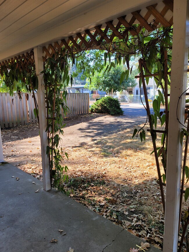 Building Photo - 1110 SE 113th Ave