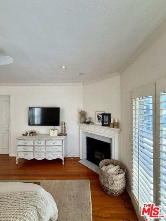 Building Photo - 410 N Oakhurst Dr