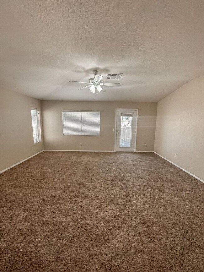 Building Photo - IMMACULATE REMODLED 2 STORY HOME IN HENDER...