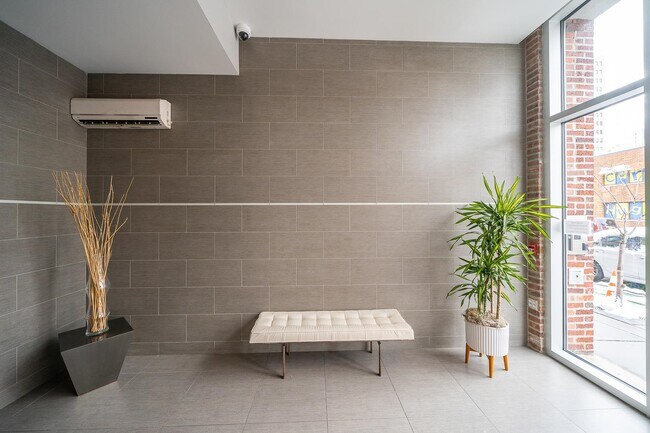 Building Photo - 650 Montgomery St