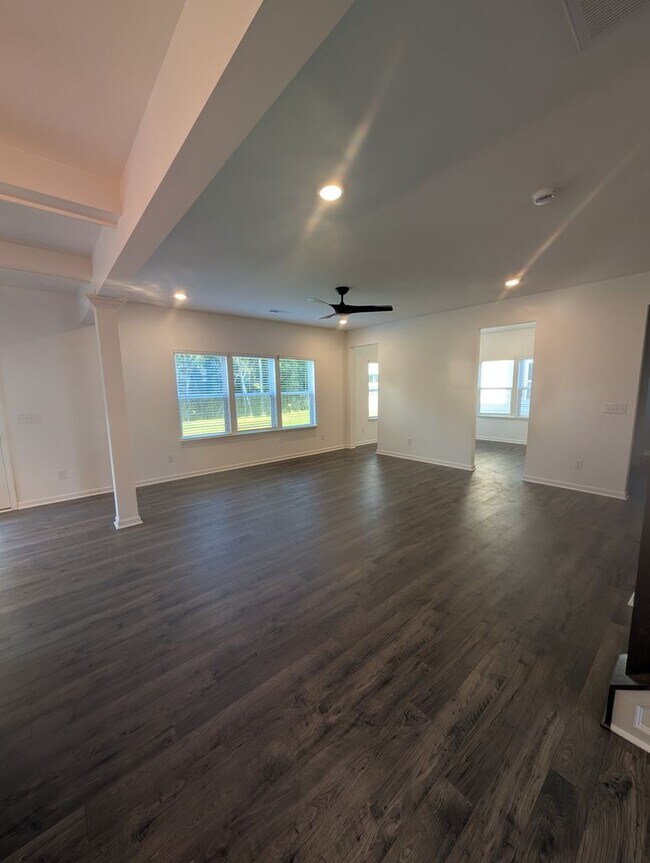 Building Photo - NEW CONSTRUCTION 4BD/2.5 Home in Stonebrid...