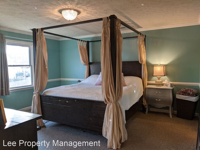 Building Photo - 4 br, 2.5 bath House - 124 Dunn Circle