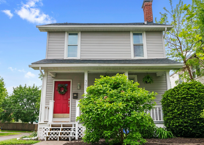 front of house view - 301 E Moler St