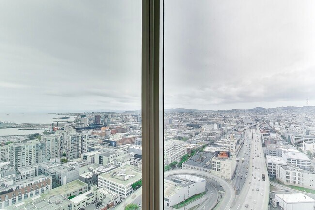 Building Photo - Luxury High-Rise Living | Stunning Bay Bridge Views from the 31st Floor