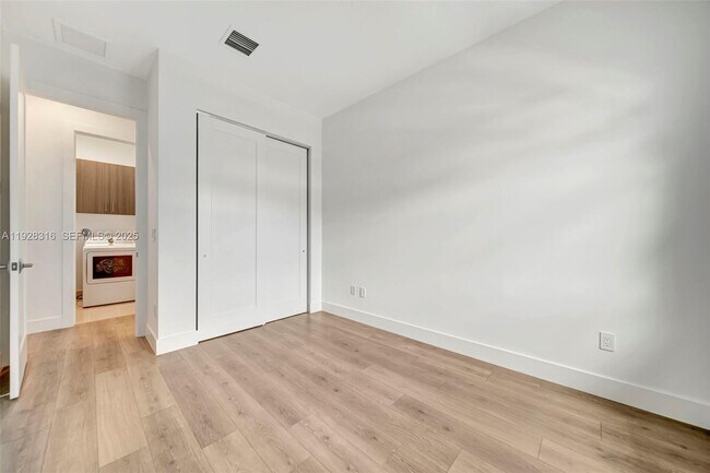 Building Photo - 1454 NW 23rd St