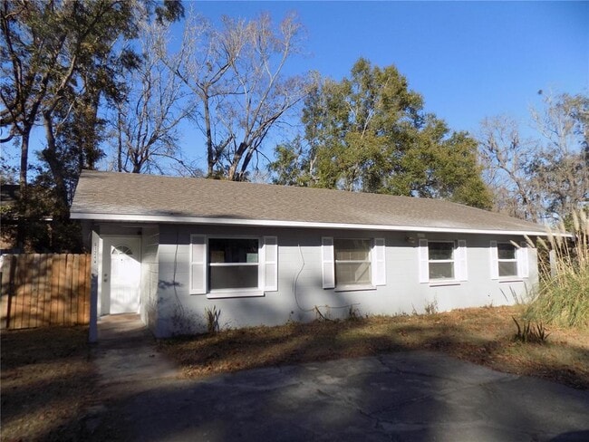 Building Photo - 6124 SW 10th Pl