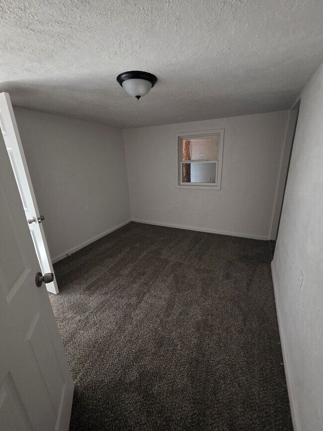 Building Photo - LIMITED TIME**1/2 OFF DEPOSIT**