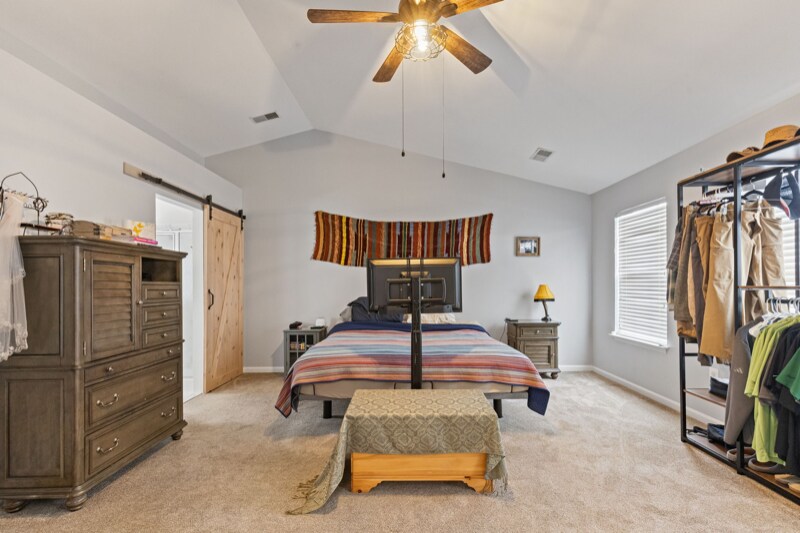 Building Photo - 2953 Medford Dr