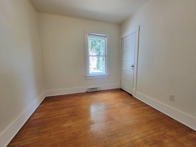 Building Photo - 412 Starr Ave