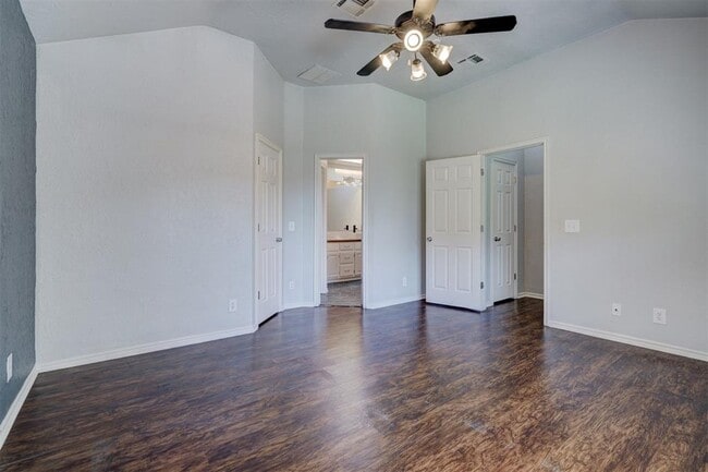 Building Photo - 1019 Dustin Dr