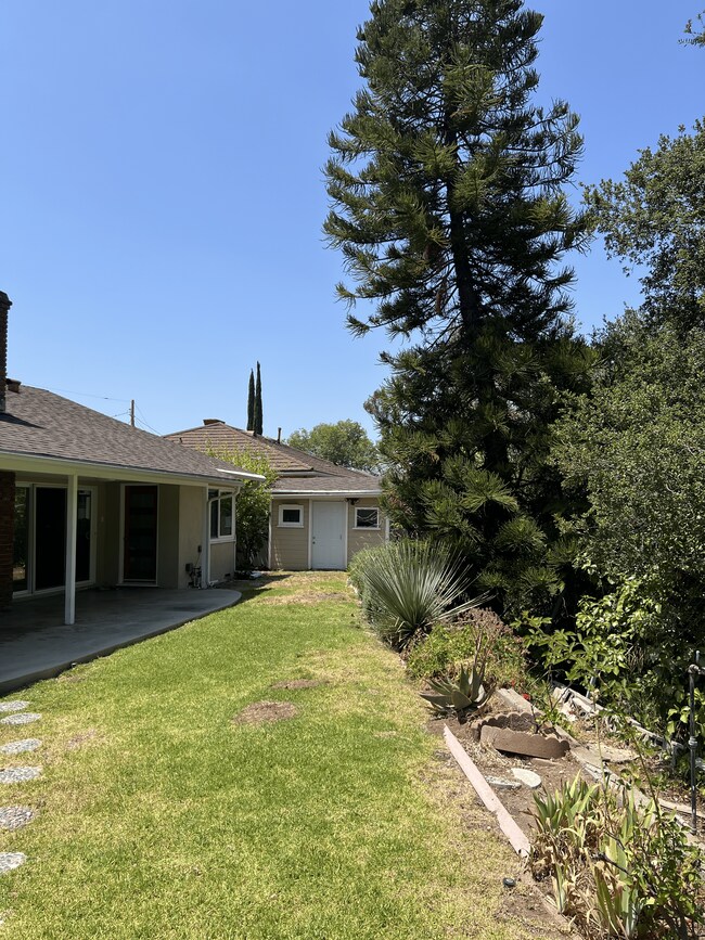 Building Photo - 1811 Coro Terrace