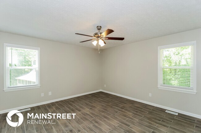 Building Photo - 333 Oak Landing Cir