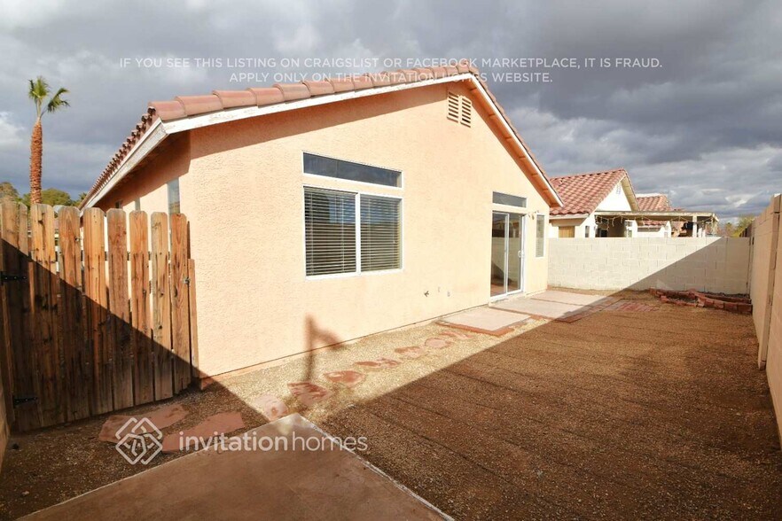Building Photo - 7285 Golden Star Ave