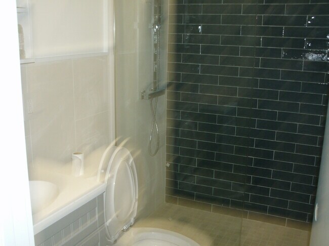 Building Photo - 832 Flatbush Ave