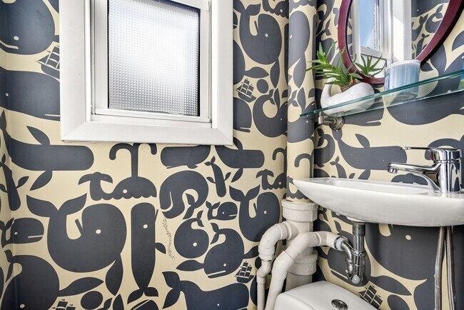 Building Photo - 9R Salem St Ave